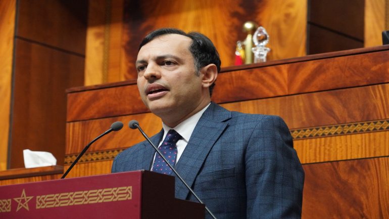 الحكومة ترصد مليار درهم لدعم الانتقال من القطاع غير المهيكل