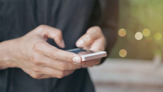 تحذيرات من الوحدة المترتبة عن استخدام الهاتف