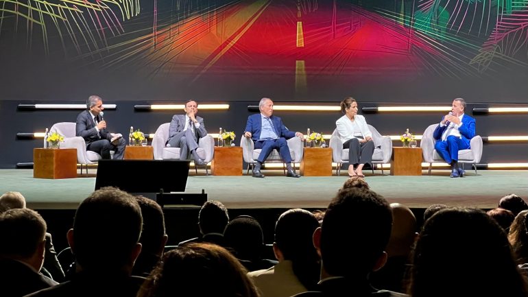 وزراء يستعرضون أوجه توظيف الذكاء الاصطناعي في التدبير العمومي