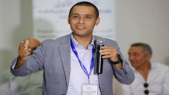 بودريقة يستنجد بالملك وصور ماكرون في المحكمة